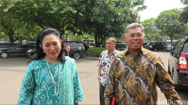 Dalam sebuah Keputusan Menteri Keuangan mendiang Ali Wardhana, dicantumkan tentang asal-muasal dana Yayasan Dharmais dan juga Supersemar.