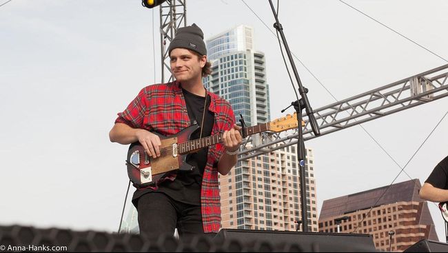Musisi Mac Demarco menjanjikan pengalaman manusia yang aneh melalui serial animasi teranyar garapannya, Eternal Family.