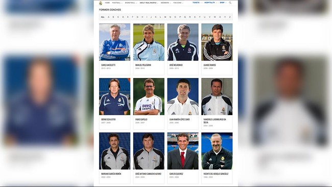 Rafael Benitez--mengenakan busana jas hitam dipadu dasi senada serta kemeja putih--menerima sebuah jersey kandang Real Madrid, 4 Juni 2015.