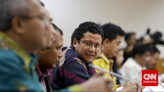 Terkait seleksi anggota KPU-Bawaslu, Ketua DKPP Muhammad meminta tak kaku dengan parpol dan bisa berkomunikasi langsung di kantor.