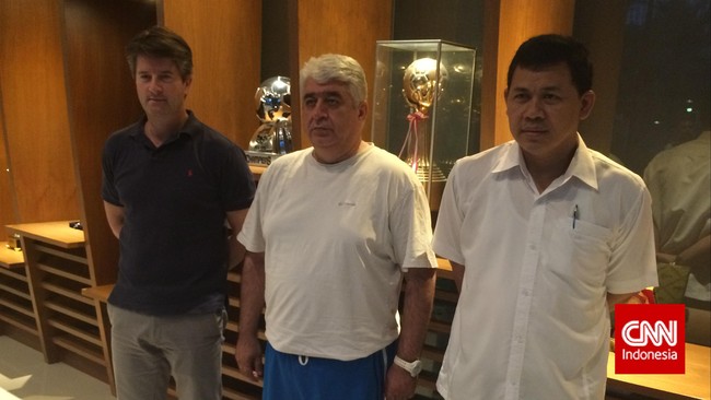 Timnas futsal Indonesia ingin meraih prestasi besar karena itulah pelatih papan atas Asia, Hossein Shams masuk dalam bidikan sebagai pelatih tim nasional.