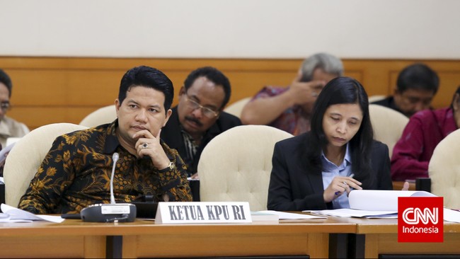Pimpinan fraksi DPR tiba-tiba menjadwalkan untuk menggelar rapat saat reses. Sekretaris fraksi NasDem pun menyebut adanya motif-motif tertentu dibalik rapat.