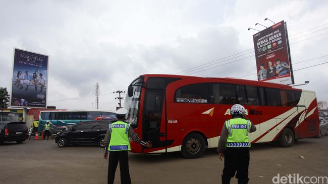 Polda: 71 Lokasi Rawan Kejahatan Jalanan saat Mudik Lebaran Untuk mengantisipasi pengamanan pihak Polda Metro Jaya telah mempersiapkan 6.984 personel gabungan dalam Operasi Ketupat Jaya 2015.