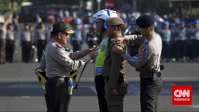 Kapolri Jenderal Badrodin Haiti mengingatkan kejadian teror di sejumlah negara seperti Thailand dan Paris beberapa waktu lalu.