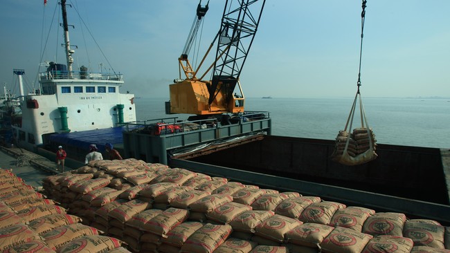 Proyeksi pertumbuhan industri semen 2015 sebesar 1 persen dirasakan cukup berat.