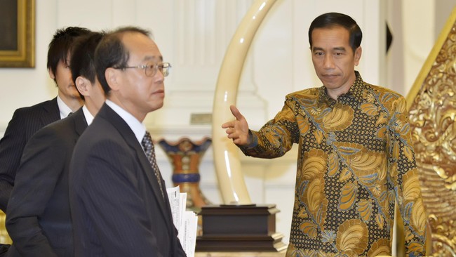 Meski Jepang telah komitmen memberikan bantuan, namun Presiden Joko Widodo masih mempertimbangkan proposal investor lainnya yakni China.