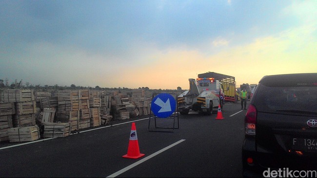 Kementerian Perhubungan menyebut, kepadatan di jalan tol Cipali berbanding terbalik dengan rute tradisional mudik yang terjadi saat ini.