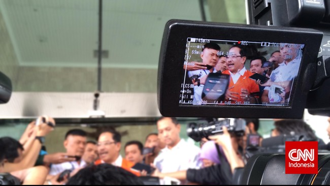 Pelimpahan tahap II dilakukan setelah jaksa penuntut umum menyatakan berkas perkara dinyatakan lengkap.