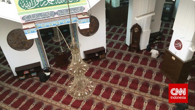 Ketua Pimpinan Wilayah DMI DKI Jakarta mengatakan seruan diperluas bukan lagi peniadaan salat jumat saja, tetapi juga ibadah dan kajian lain selama wabah corona