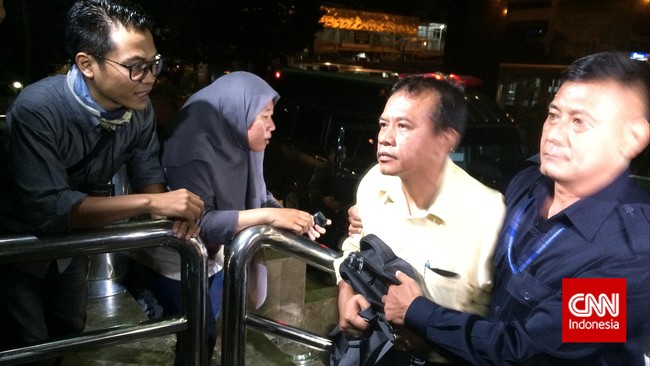 Dermawan dinyatakan terbukti bersalah menerima suap 5 ribu dolar AS dari bekas Gubernur Sumatera Utara Gatot Pujo Nugroho dan istrinya Evy Susanti.