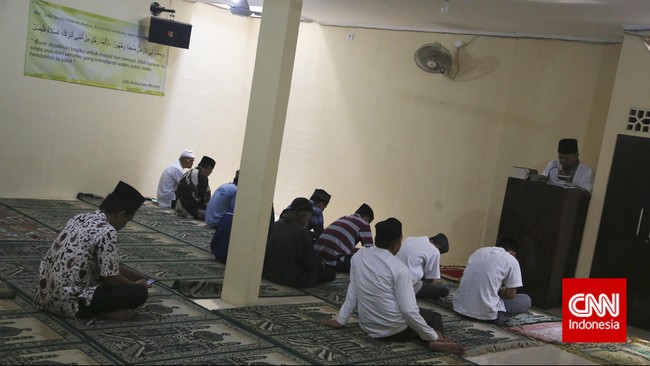 Bupati Bangka Tarmizi Saat menampik tuduhan yang menyebut dirinya telah mengeluarkan surat edaran untuk mengusir para jemaat Ahmadiyah.
