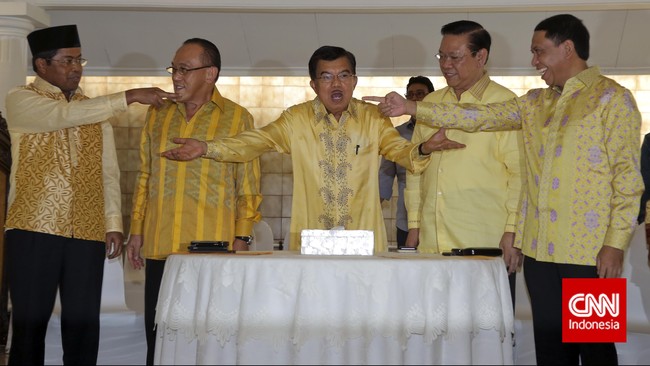 Golkar, partai dengan sejarah panjang di Republik ini, akan membuka Musyawarah Nasional Luar Biasa yang diharap jadi ajang rekonsiliasi kubu bertikai.