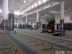 Pandemi Corona, Masjid Agung Annur Riau Tiadakan Salat Berjemaah