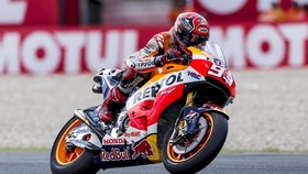Akibat Insiden Rossi-Marquez, Repsol Ancam Hengkang
