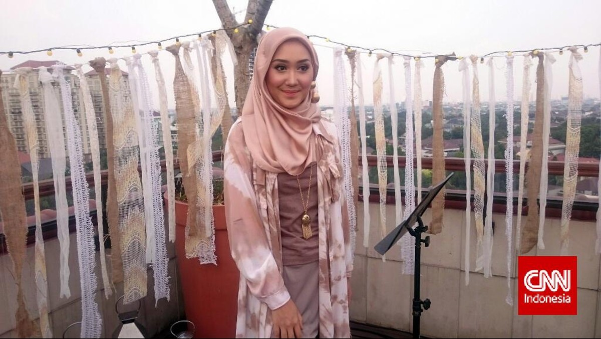 Busana Ramah Ibadah untuk Ramadan & Lebaran dari Dian Pelangi