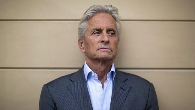Michael Douglas dituduh melakukan pelecehan seksual dalam bentuk verbal dan psikis terhadap seorang wanita pada 30 tahun yang lalu.