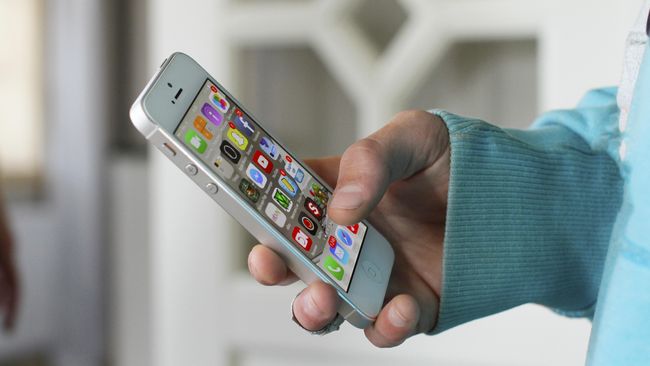 Penelitian terbaru dari Tel Aviv University menyebut terlalu sering buka Instagram, Facebook, TikTok, dan media sosial lainnya bisa sebabkan masalah gigi.