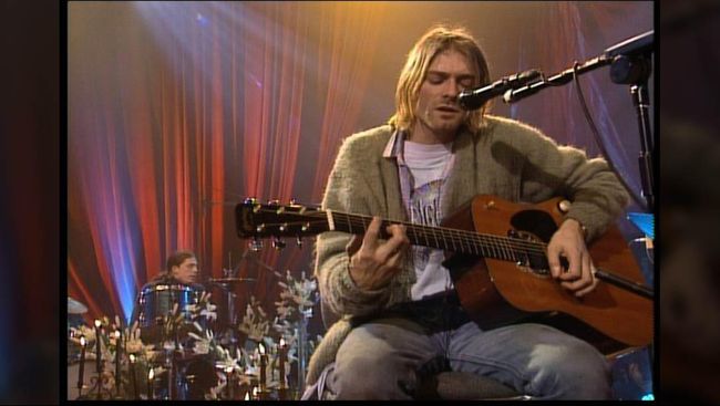 Jaket Cobain dilelang dengan harga pembukaan US$80 ribu. Dan ternyata jaket tersebut berhasil terjual seharga US$140 ribu (setara Rp1,9 miliar).