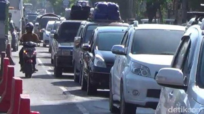 Banyak aplikasi menarik yang bisa digunakan pengguna untuk menemani mudik, beberapa di antaranya memberikan informasi lengkap soal kemacetan dan kecelakaan.