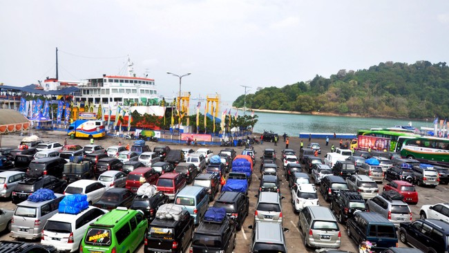 Setelah empat hari pelaksanaan operasi pengamanan lebaran tahun ini, Polri mencatat sudah ada 152 korban jiwa akibat kecelakaan lalu lintas mudik.