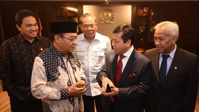 Wakil Ketua DPR Agus Hermanto mengatakan baru mengetahui pengunduran diri Setya setelah surat dibacakan di Mahkamah Kehormatan Dewan.
