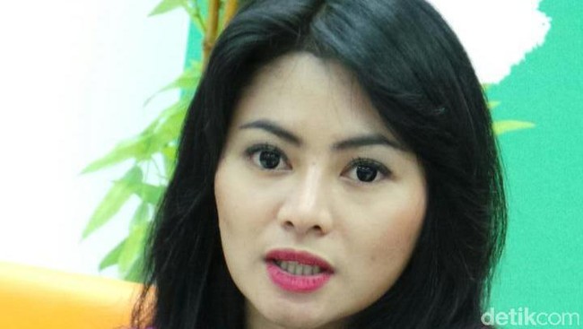 Dari tujuh orang yang diamankan, empat di antaranya sudah jadi tersangka. Sementara Vitalia meski belum jadi tersangka tapi sudah positif menggunakan ekstasi.