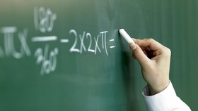Ketika Guru Matematika Jadi Model Armani