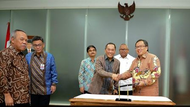 Pemerintah sempat menyetop alokasi dana talangan bagi korban luapan lumpur Sidoarjo, Jawa Timur dalam APBN 2016. Namun, alokasi itu muncul lagi di RAPBNP 2016.