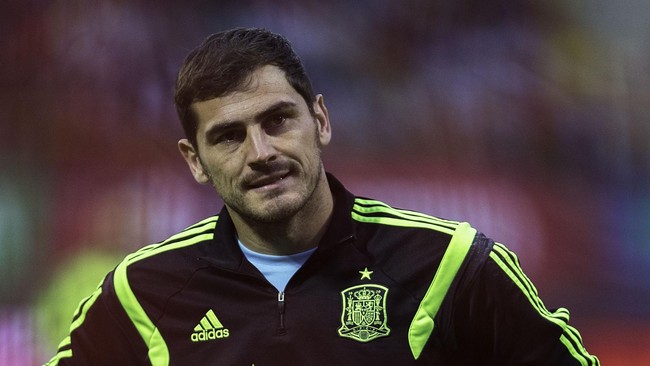 Xavi Hernandez membandingkan yang terjadi pada Iker Casillas dengan Gianluigi Buffon. Bagi Xavi, Real Madrid memperlakukan Casillas dengan tidak pantas.