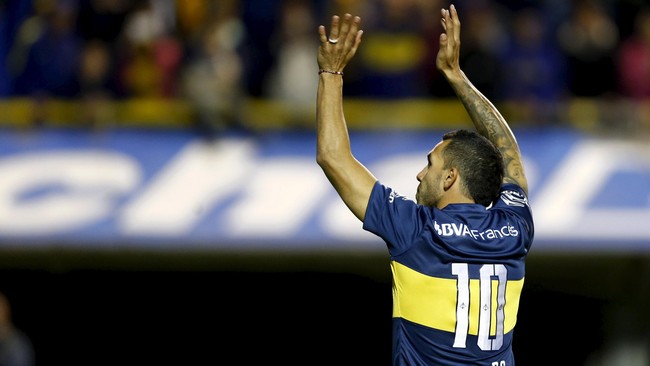 Carlos Tevez mengaku mendapat tawaran dari Chelsea dan Napoli namun ia menolak tawaran tersebut karena ingin terus bermain di Boca Juniors hingga pensiun.
