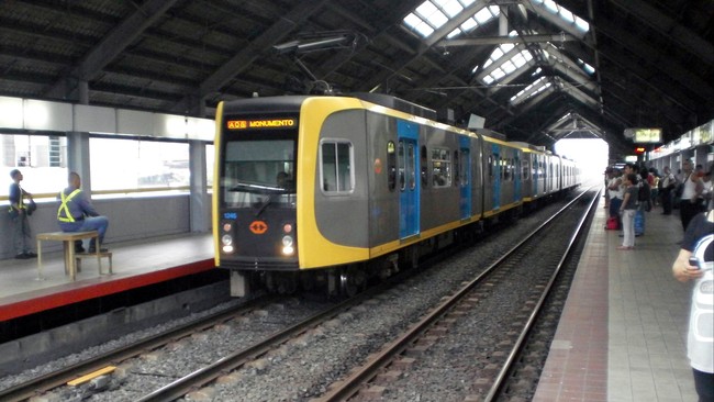 Jika tarif Rp 10 ribu dinilai masyarakat masih terlalu mahal, Kementerian Perhubungan siap memberikan subsidi tambahan kepada operator LRT.
