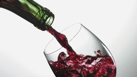 Ukuran Gelas Wine Pengaruhi Cara Orang Minum