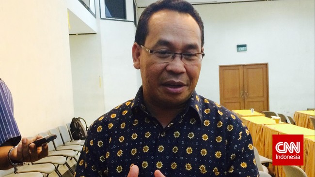 Formappi menilai DPR sedang mempermainkan kewenangan yang dimilikinya demi mengembalikan jabatan Setya Novanto menjadi Ketua DPR.