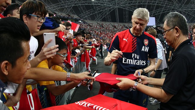 Pekan lalu, sebelum laga antara Arsenal dan Manchester United, Harry Redknapp mengkritik Arsene Wenger. Kini ia menjagokan dapat juara Liga Inggris.