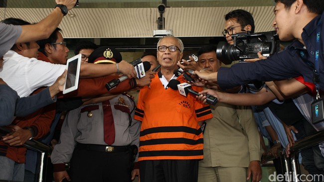 Hari ini praperadilan penetapan tersangka yang digugat OC Kaligisi masuk tahap pembacaan putusan di PN Negeri Jakarta Selatan.