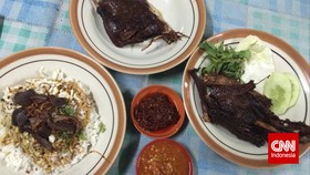 Sajian Unik, Soto Kering dan Bebek Bacem Goreng
