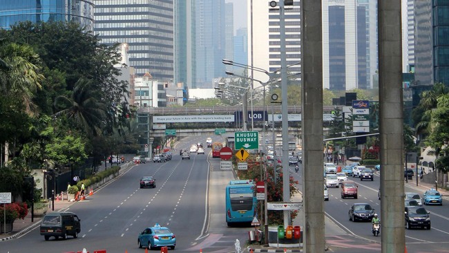 Penemuan mayat bocah dalam kardus dan satu lagi tergantung di markas Polda Metro Jaya dalam tiga belakangan menandakan, Jakarta harus berbenah.
