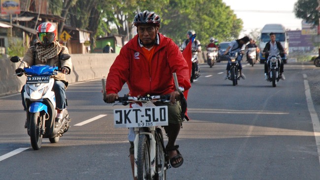 Harapan tersebut termasuk jaminan akan keselamatan mereka di jalan dengan memastikan terdapat ruas jalan yang cukup untuk pejalan kaki dan pesepeda. 
