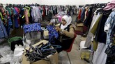 Baju Baru dan Makanan Ramaikan Lebaran di Berbagai Negara Tradisi baju baru dan mengkonsumsi makanan khas mewarnai perayaan lebaran di berbagai negara di dunia, termasuk daerah konflik Palestina dan Afghanistan.