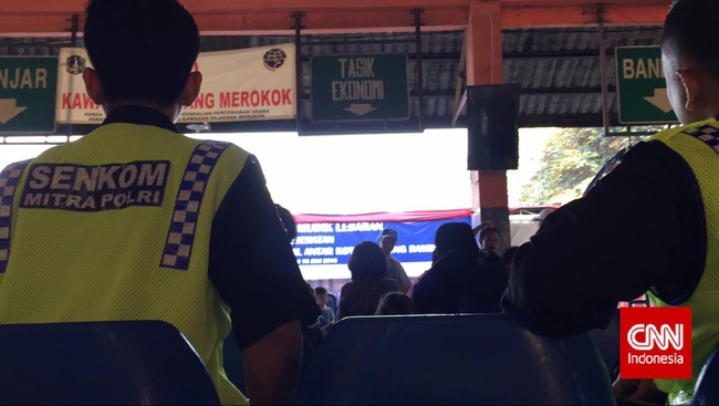 Dibandingkan tahun sebelumnya, hingga hari kedua pasca Lebaran, jumlah kedatangan penumpang tersebut mengalami penurunan yang signifikan.