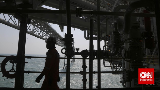 Setelah menikmati hasil dari ekspor gas sejak 1977, tak terasa dalam kurun waktu kurang dari 10 tahun lagi Indonesia diramal mengalami defisit gas.