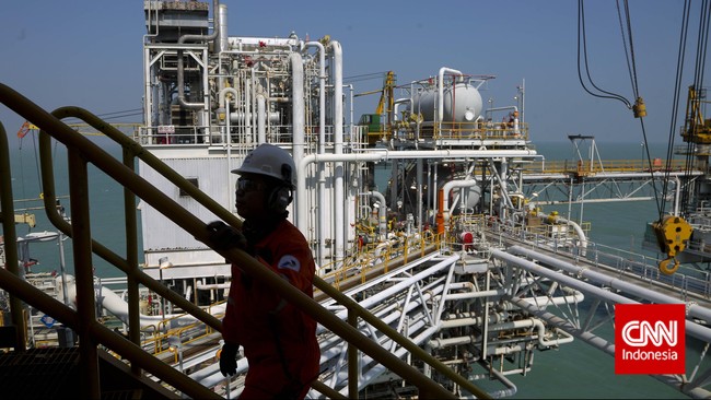 SKK Migas menyatakan lifting minyak nasional per 31 Agustus 2020 tercatat sebesar 706,9 ribu barel minyak per hari atau 100,3 persen melampaui target APBNP.