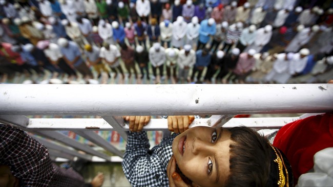 Umat Muslim Dunia Rayakan Hari yang Fitri