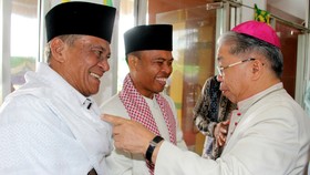 Uskup Agung Merauke Kutuk Keras Aparat TNI AU Injak Warga