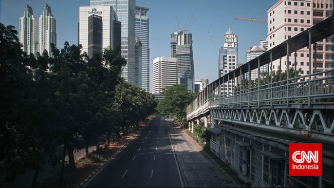 PSBB, Pemilik Warteg hingga Kurir Pizza Kian Kembang Kempis Cerita pemilik warteg, pekerja lepas hingga kurir yang kehilangan pendapatannya karena wabah corona hingga penerapan PSBB di DKI Jakarta.