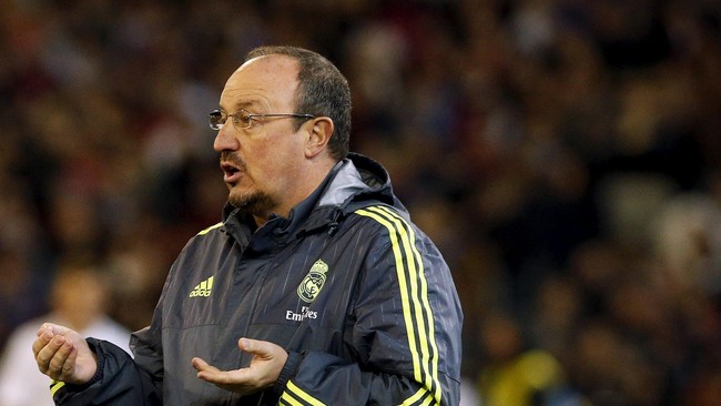 Banyak isu menerpa pelatih Real Madrid, Rafael Benitez. Salah satunya adalah ia melarang Sergio Ramos untuk menikmati menyesap bir.