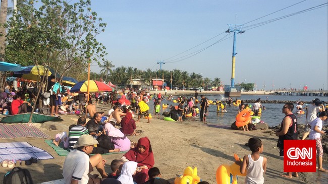Hingga dua hari pasca Lebaran, tercatat lebih dari 150 ribu orang mengunjungi kawasan Ancol di Jakarta Utara, jumlah ini diprediksi akan terus meningkat.