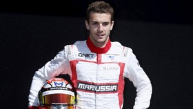 F1 Pensiunkan Nomor 17 Jules Bianchi