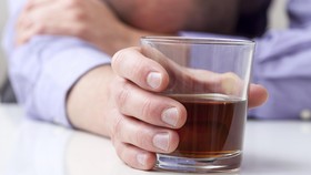 Alasan Pria Harus Berhenti Konsumsi Alkohol Setelah Umur 30