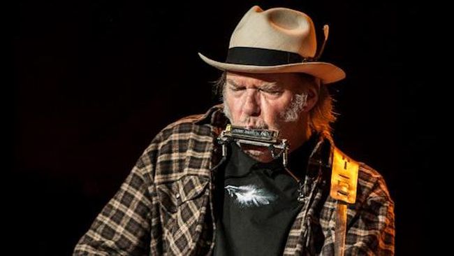 Melalui akun Facebook resminya, baru-baru ini, Neil Young menyatakan tak akan menjual musiknya lewat jasa streaming.